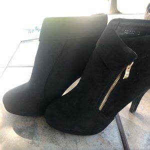 NWOT Black Heels/Ankle Boots